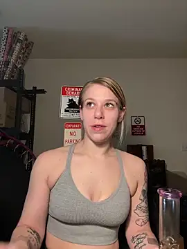 shesexplicit online show from February 9, 8:00 pm