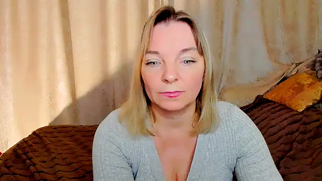 Regina  blue online show from October 31, 2:21 pm