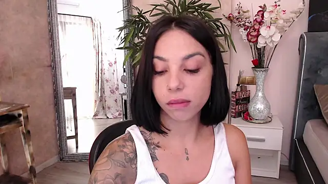 MissJuliax online show from September 10, 6:02 am