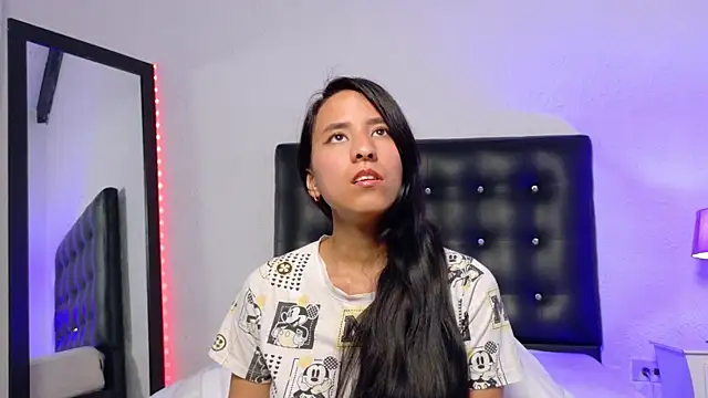 Skinny hottie18 online show from September 30, 2:12 pm