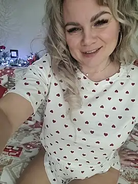 candy queeen online show from January 8, 4:16 am