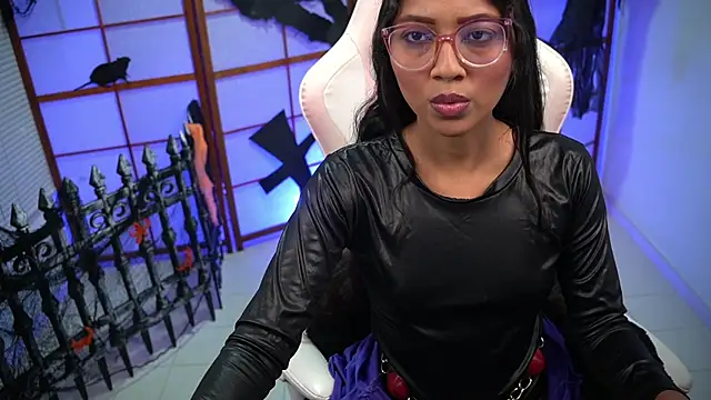 small emilie online show from October 31, 3:49 pm