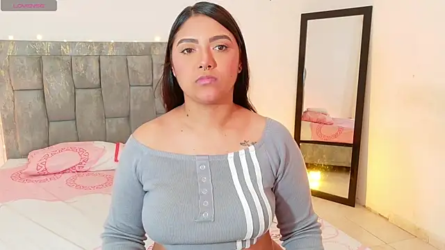 DIANEE 01 online show from May 31, 9:27 pm