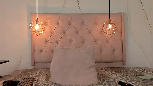 zamira 44 online show from December 2, 1:35 pm