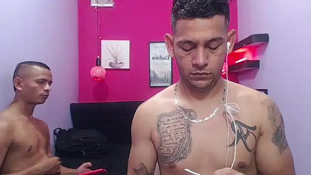 hugecocks hot online show from April 28, 6:45 pm