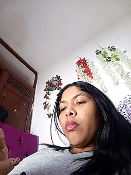 Diora Squirt juicy online show from September 11, 5:52 am