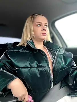 Love Bri online show from November 18, 9:54 am