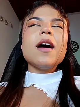 Cleo hills online show from October 30, 3:24 pm