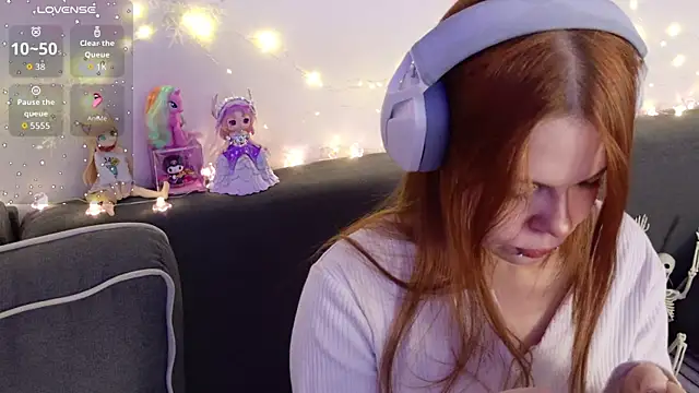 ValBae online show from January 12, 9:20 pm