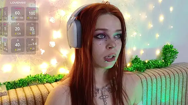 ValBae online show from December 15, 10:15 pm