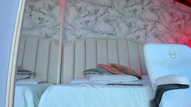 Pamela Moreno  online show from January 15, 7:31 pm