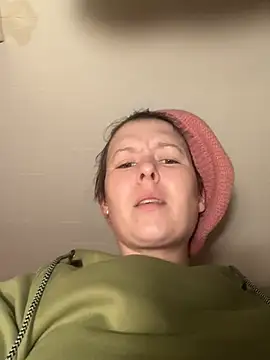 CUMFOREVERY1nTitTiES2 online show from January 18, 6:32 am