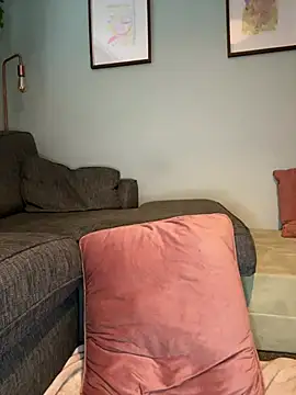  naomidiz online show from February 9, 1:24 pm