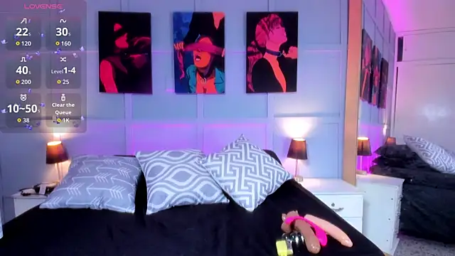 Elizabeth Santos online show from September 11, 8:42 pm