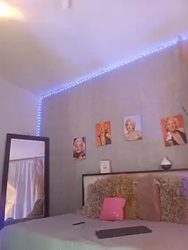 nahiarapalmer19 online show from October 17, 11:52 pm