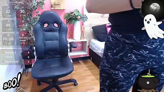 scarlet-foox online show from October 2, 8:03 pm