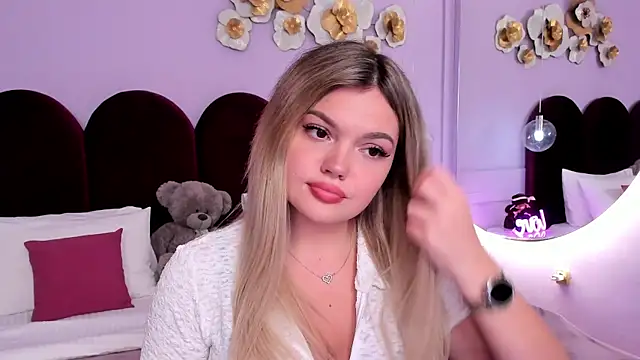 ZaraBloom online show from October 6, 3:29 pm