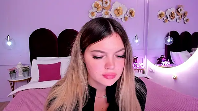 ZaraBloom online show from September 25, 4:28 pm