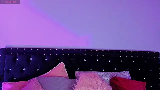 Ghosty Doll online show from October 4, 1:39 pm