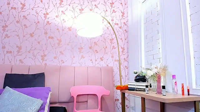 amber-hill online show from October 17, 7:17 pm