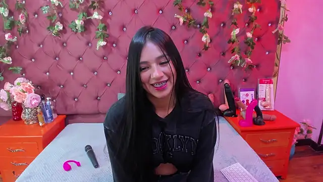 Mariana Prin online show from October 19, 3:52 am