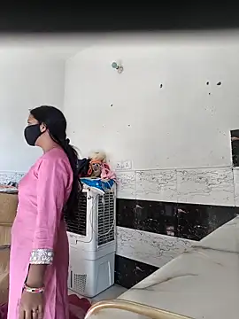 riya190 online show from November 7, 8:42 am