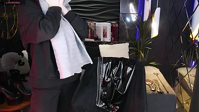 Lily Moonlight online show from February 25, 7:07 am