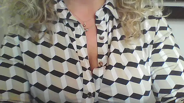 JenniLowen online show from February 16, 2:17 pm