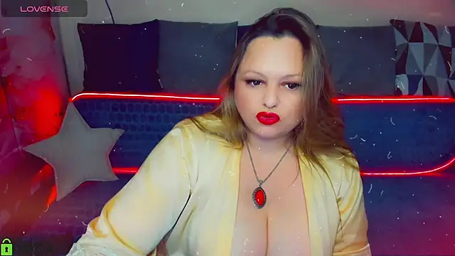 KlaraHoll online show from March 22, 4:13 pm