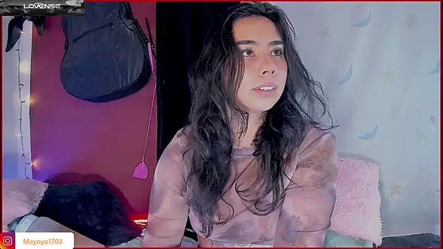 kiki cavilll online show from October 9, 3:49 pm