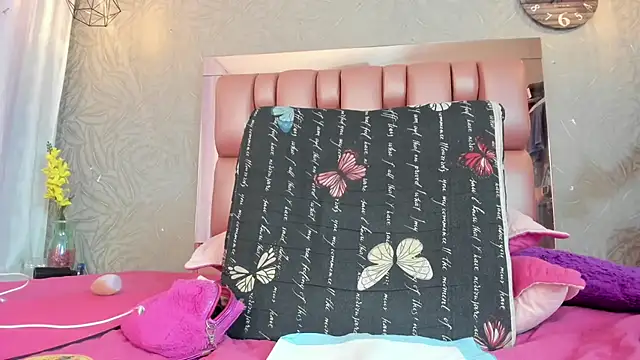 KOURTNEY-- online show from December 22, 3:20 am