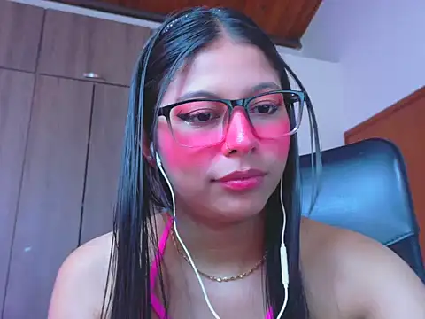  ALLYSON18  online show from February 10, 2:20 pm