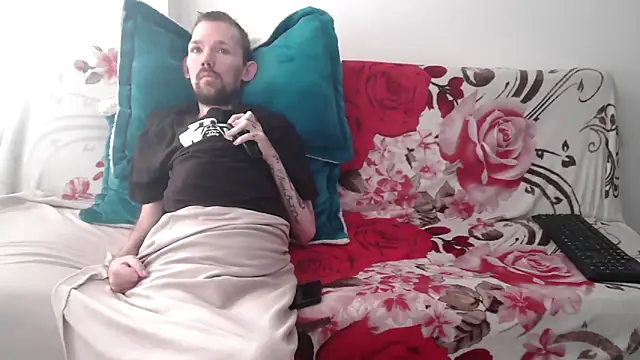 Sophia and Thomas online show from April 3, 8:40 pm