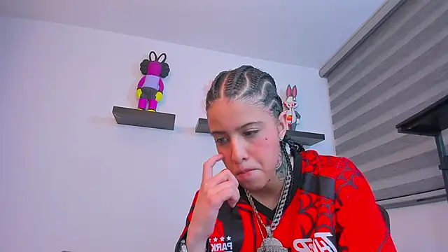 Gangster Girl online show from November 6, 3:23 am