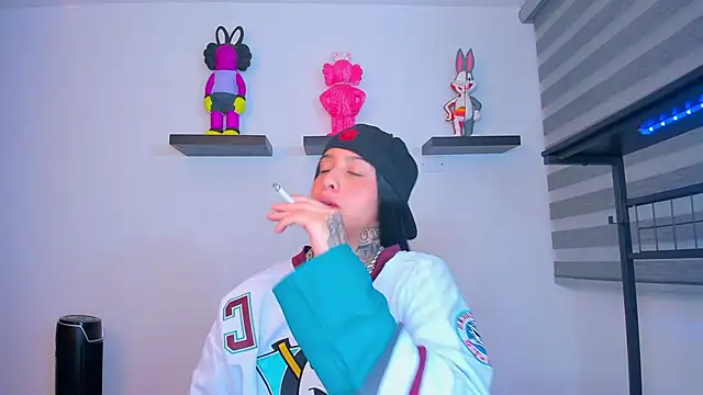 Gangster Girl online show from October 14, 11:18 pm