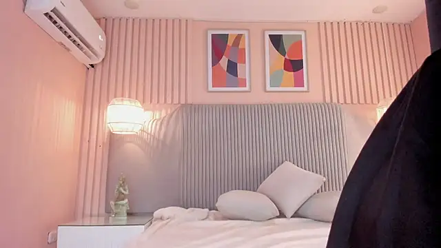 samyriverss online show from October 3, 1:54 am