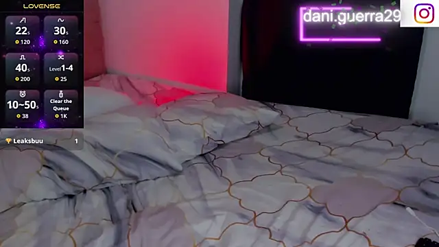 saskya online show from December 16, 11:16 am