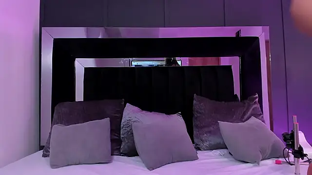 shaina vasquez online show from February 20, 6:26 am