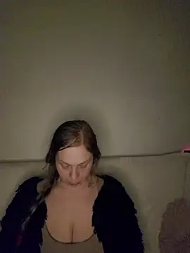 katiestevens online show from January 11, 10:48 pm