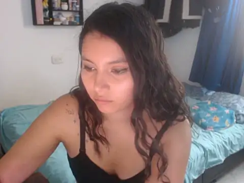 HannaKlein online show from March 3, 5:30 pm