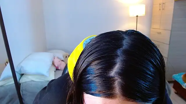 Elle Lee  online show from March 12, 3:42 am