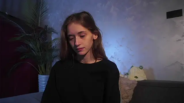 EdlinHargus online show from April 10, 2:17 am