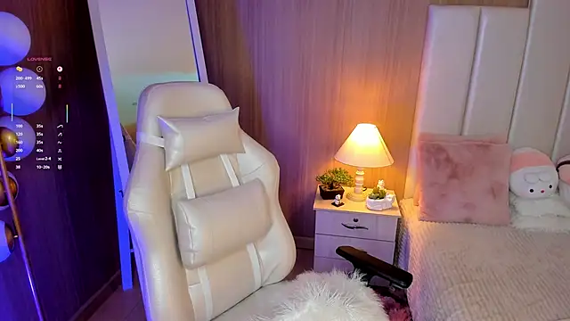 CaseyPiierce online show from September 16, 7:55 pm