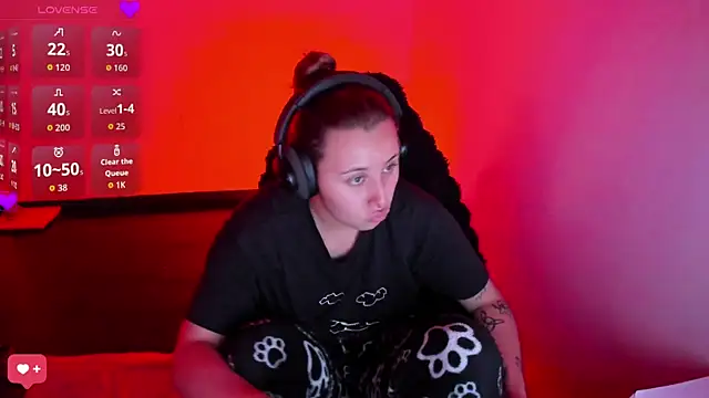 bonnie moon  online show from March 27, 8:20 pm