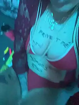 Haleytightlips1986 online show from April 18, 8:20 pm