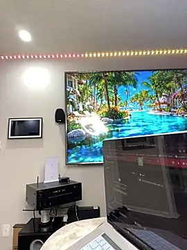 curvyfunlover online show from January 14, 11:59 am