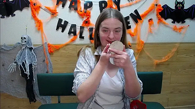 FreyaDak online show from November 6, 6:03 pm