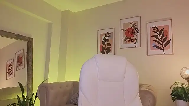 DahianaWalcott online show from March 22, 12:49 am