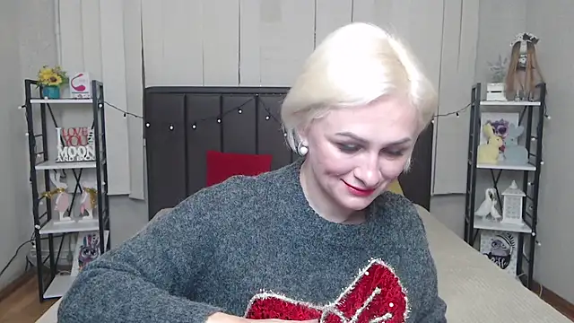 OliviaHorst online show from October 14, 5:32 am