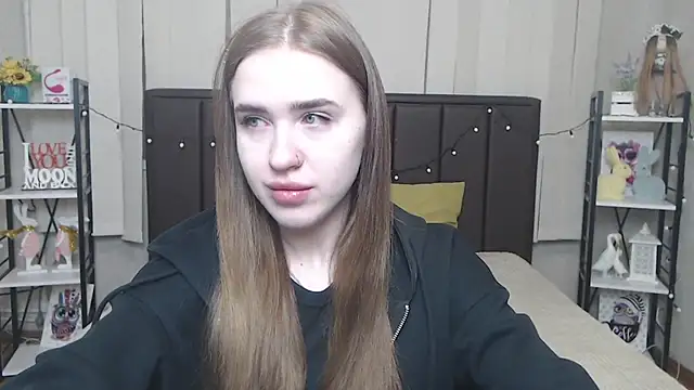 LauraHlot online show from October 18, 5:32 am